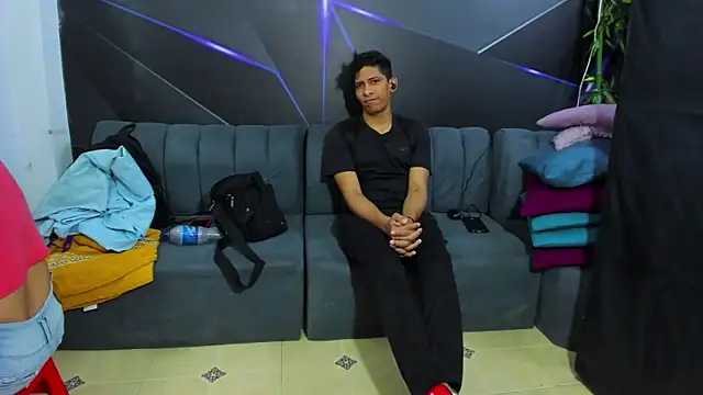 playsgirlhot online show from December 17, 11:21 pm