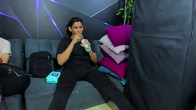 playsgirlhot online show from February 8, 12:30 am