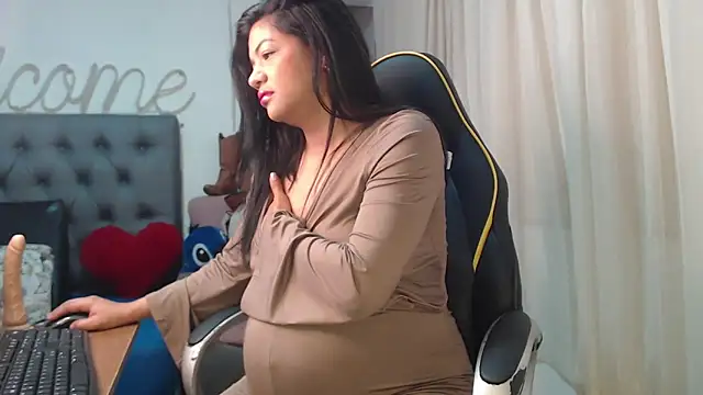 Snapshot of Horny_mami12 chatting on February 16, 1:38 pm Horny mami12 online show from February 16, 1:38 pm