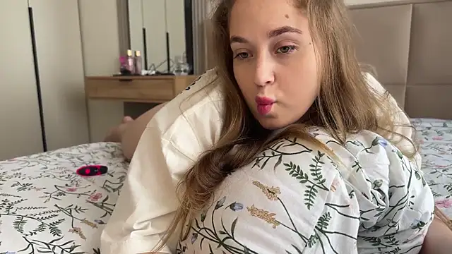 endlesssoffi online show from July 9, 1:21 pm