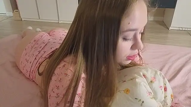 endlesssoffi online show from March 15, 7:10 pm