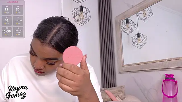 kayna gomez online show from February 10, 7:13 pm