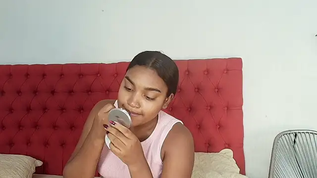 kayna gomez online show from July 16, 7:11 pm