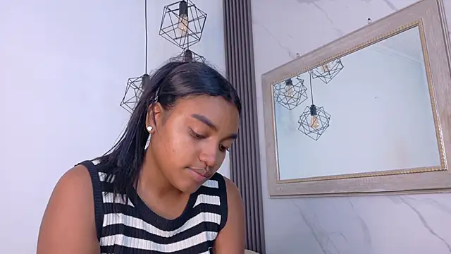kayna gomez online show from June 12, 7:11 pm