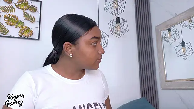 kayna gomez online show from January 11, 7:10 pm