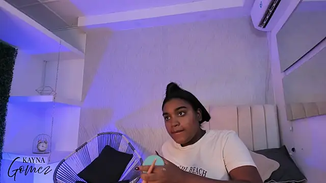 kayna gomez online show from October 25, 7:25 pm