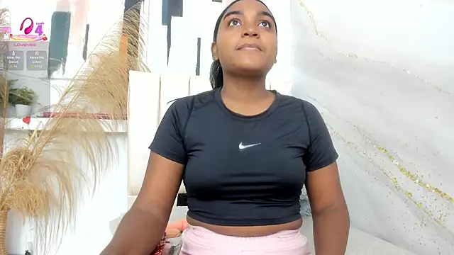 kayna gomez online show from March 19, 7:14 pm