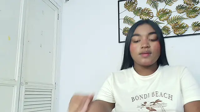 Snapshot of kayna_gomez chatting on October 17, 8:21 pm kayna gomez online show from October 17, 8:21 pm