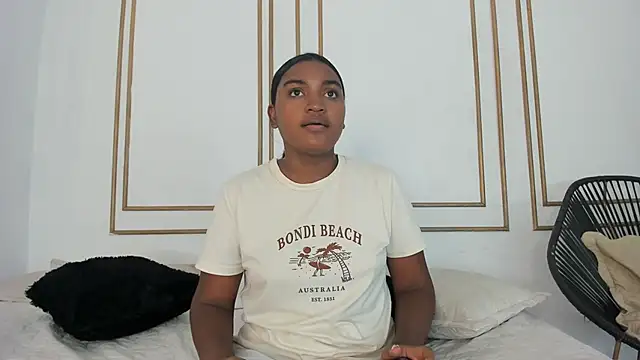 kayna gomez online show from April 15, 7:07 pm