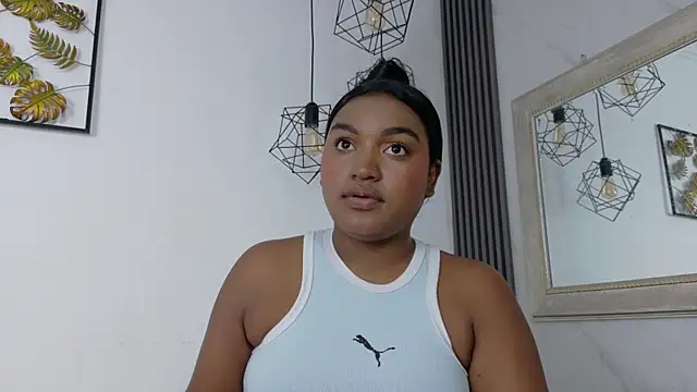 kayna gomez online show from December 18, 7:07 pm