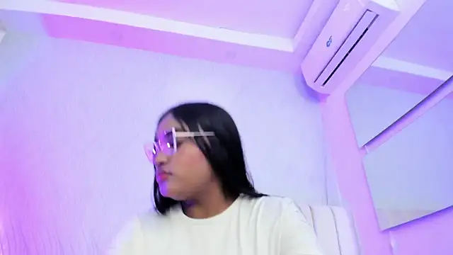 kayna gomez online show from November 5, 7:39 pm