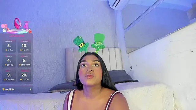 kayna gomez online show from March 17, 7:06 pm