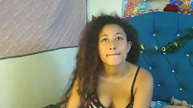Snapshot of Milkdulce1 chatting on April 21, 1:39 pm Milkdulce1 online show from April 21, 1:39 pm