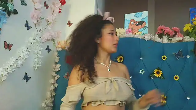 Snapshot of Milkdulce1 chatting on June 4, 1:27 pm Milkdulce1 online show from June 4, 1:27 pm