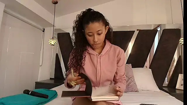 Milkdulce1 online show from October 1, 1:15 pm
