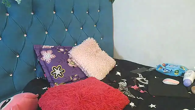 Milkdulce1 online show from January 15, 1:14 pm