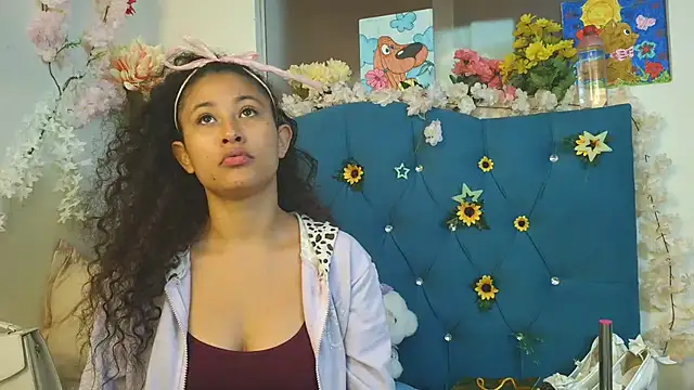 Snapshot of Milkdulce1 chatting on May 22, 3:21 pm Milkdulce1 online show from May 22, 3:21 pm