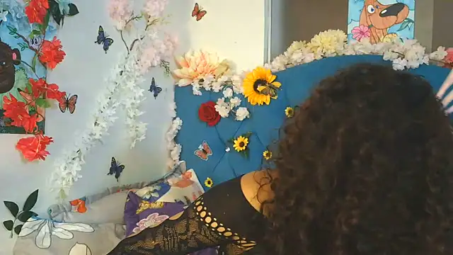 Snapshot of Milkdulce1 chatting on June 9, 1:34 pm Milkdulce1 online show from June 9, 1:34 pm