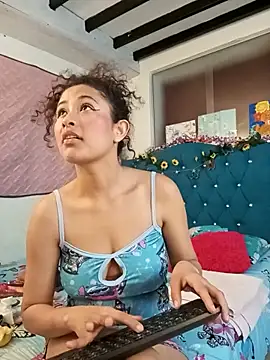 Milkdulce1 online show from April 9, 1:39 pm