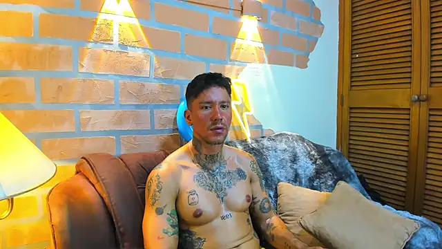 Dylanstonne online show from March 11, 11:47 pm