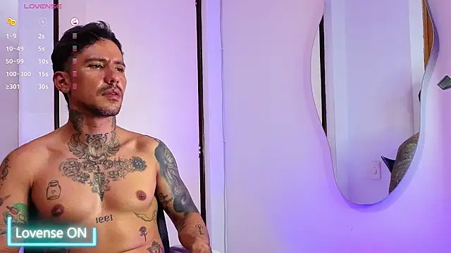 Snapshot of Dylanstonne chatting on November 21, 8:41 pm Dylanstonne online show from November 21, 8:41 pm