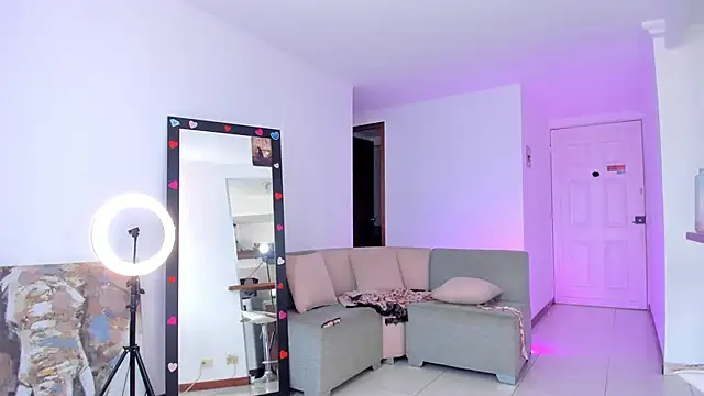 Aleja arango1 online show from February 16, 9:24 pm