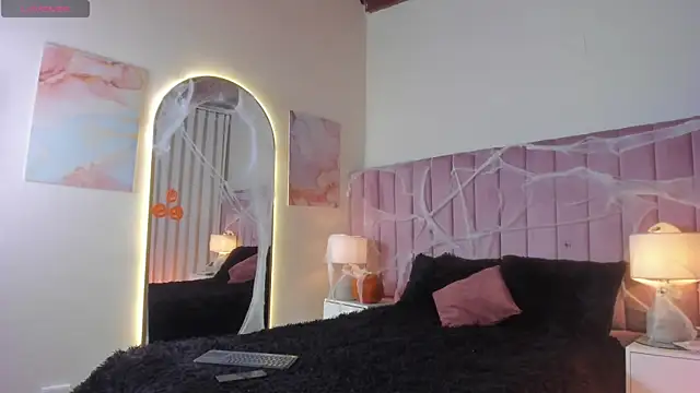 Aleja arango1 online show from October 27, 7:37 pm