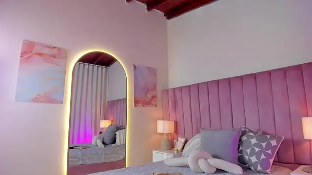 Aleja arango1 online show from November 10, 8:58 pm