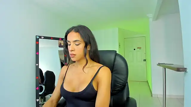 Aleja arango1 online show from February 9, 6:50 pm