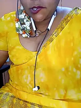 Snapshot of Sexy-Telugunayana2 chatting on February 25, 5:19 am Sexy-Telugunayana2 online show from February 25, 5:19 am