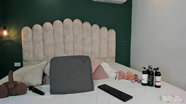 miabacker   online show from March 8, 1:14 pm