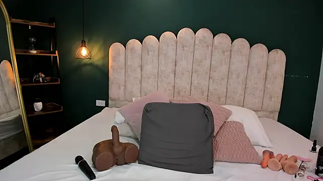 miabacker   online show from February 26, 1:22 pm