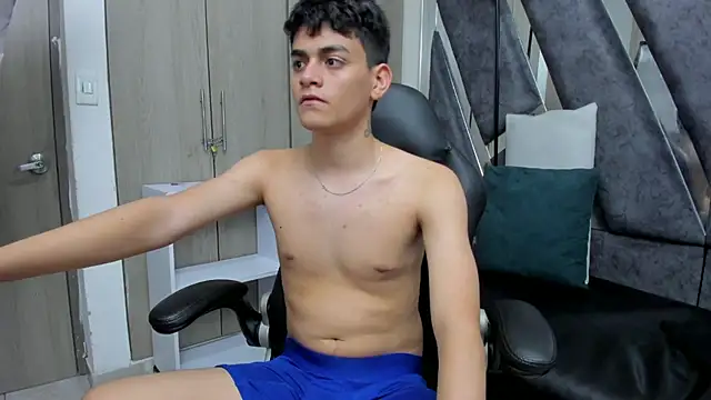 Snapshot of Yef_Thin chatting on February 4, 3:56 am Yef Thin online show from February 4, 3:56 am