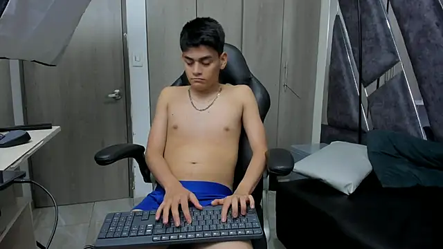 Snapshot of Yef_Thin chatting on February 20, 6:26 am Yef Thin online show from February 20, 6:26 am