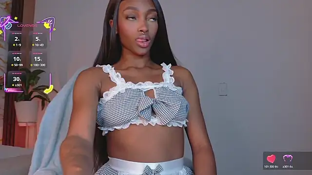 Snapshot of ahvi_ebony chatting on June 17, 12:37 pm ahvi ebony online show from June 17, 12:37 pm