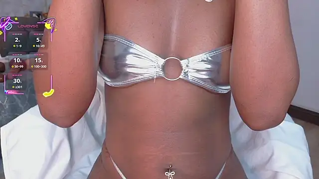Snapshot of ahvi_ebony chatting on June 25, 12:32 pm ahvi ebony online show from June 25, 12:32 pm