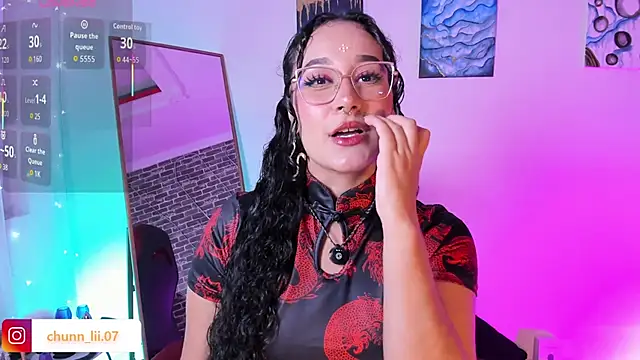 chunn liioo online show from March 20, 1:28 am