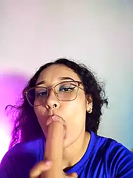 Snapshot of chunn_liioo chatting on January 20, 9:22 pm chunn liioo online show from January 20, 9:22 pm