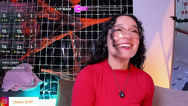 chunn liioo online show from October 26, 11:38 pm