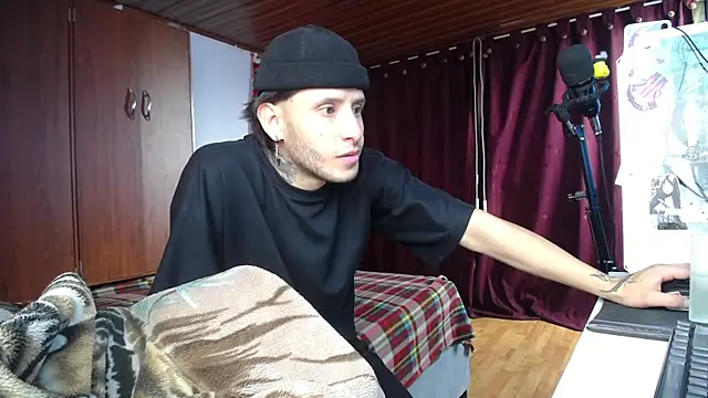 esjrobles online show from March 15, 4:54 pm