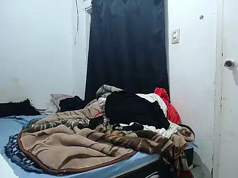 esjrobles online show from September 29, 12:33 pm