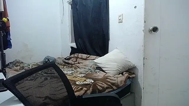 esjrobles online show from September 22, 12:33 pm