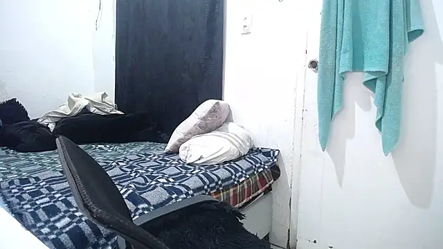 esjrobles online show from September 12, 3:56 pm