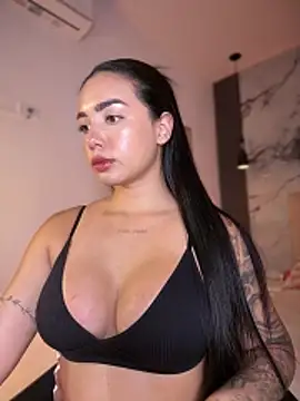 Pink Jazmin online show from April 29, 1:10 am