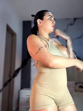 Pink Jazmin online show from May 16, 12:20 am
