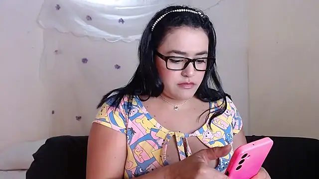 maraa lee online show from April 22, 9:43 pm
