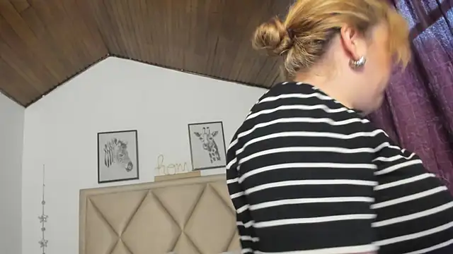 MonyCassius online show from May 26, 12:14 pm