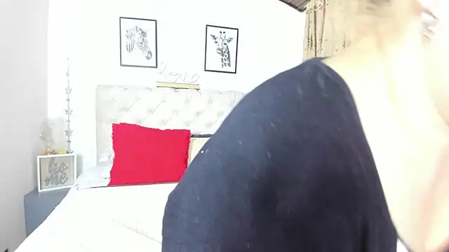 Snapshot of MonyCassius chatting on March 14, 12:51 pm MonyCassius online show from March 14, 12:51 pm