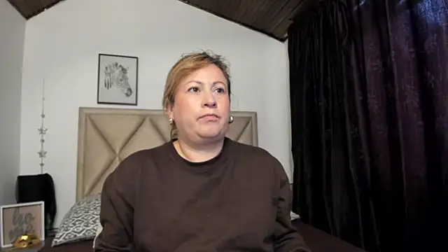 Snapshot of MonyCassius chatting on November 15, 11:58 am MonyCassius online show from November 15, 11:58 am