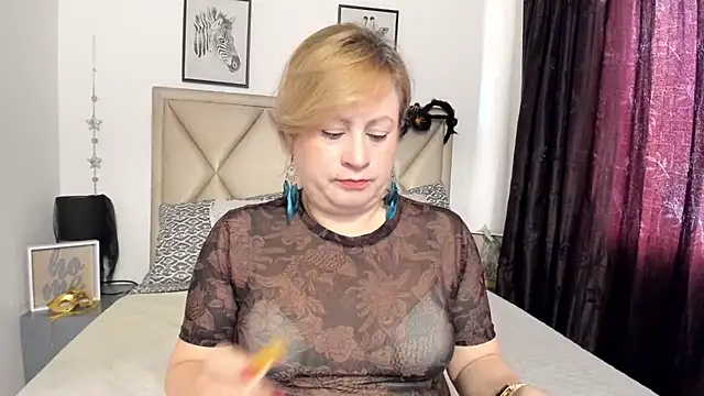 Snapshot of MonyCassius chatting on November 13, 12:42 pm MonyCassius online show from November 13, 12:42 pm